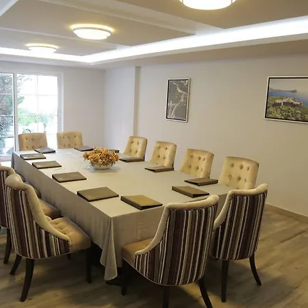 Grand Blue Fafa 5* Golem (Tirana)
